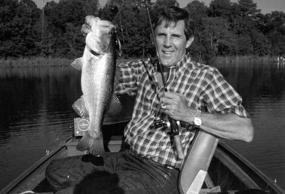 <p>Scott stayed busy with his various enterprises after selling B.A.S.S. more than 25 years ago, but he still finds time to fish on his private lake in Pintlala, Ala. ...</p>
