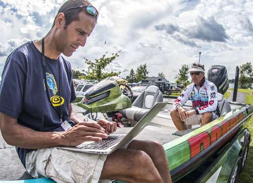 <p>Jay Kumar of BassGold.com and the daily BassBlaster attended the Evan Williams Bourbon Showdown at the St. Lawrence River, and ran down all kinds of great fishing info for the Lowrance War Room, Bassmaster.com readers and for BassGold. Here are the pattern details for the Top 12 finishers. They're...gold!</p> 