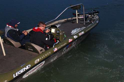 Larry Draughn readies for competition on Day One of the Bass Pro Shops Northern Open #3.