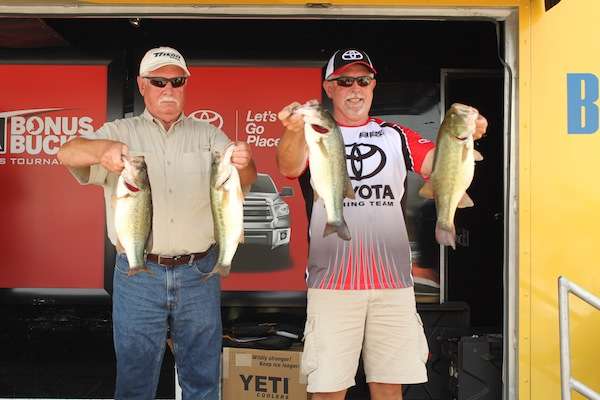 Brian and Roger Parker finished 2nd with 17-15.