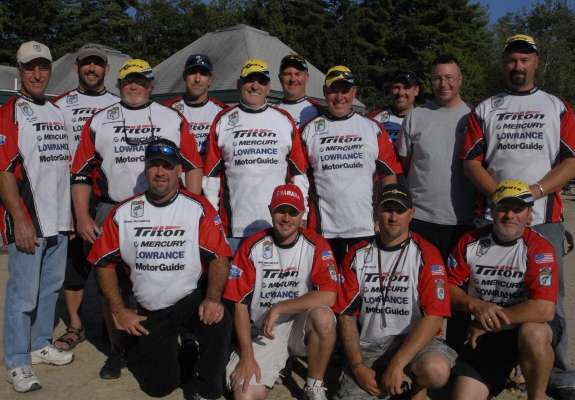 <strong>Rhode Island</strong>
Back row, from left: Philip Casto, Kevin Clark, Andrew MacColl, Brian Jarvis
Center: Ray Costa, Ray Pasquarelli, Joseph Croteau, Brian Croteau, Gregory McGrath, Greg Horne
Kneeling: Frank McCormick, Chris Molineaux, Leo Bevelaqua, Lewis Mendall
