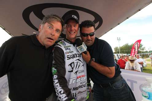 Say hello to the Hooked Up crew Tommy Sanders and Mark Zona with Jonathon VanDam.