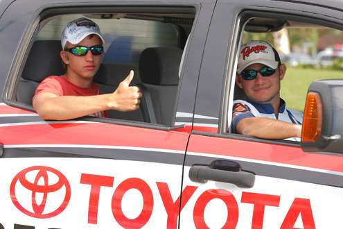 Jordan Lee and his marshal are cooling them selves down in a Toyota truck.