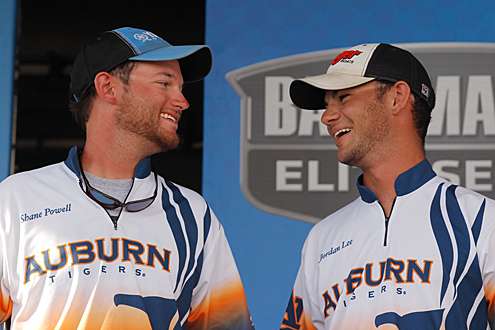 Auburn's teammates Jordan Lee and Shane Powell advanced to the final day.