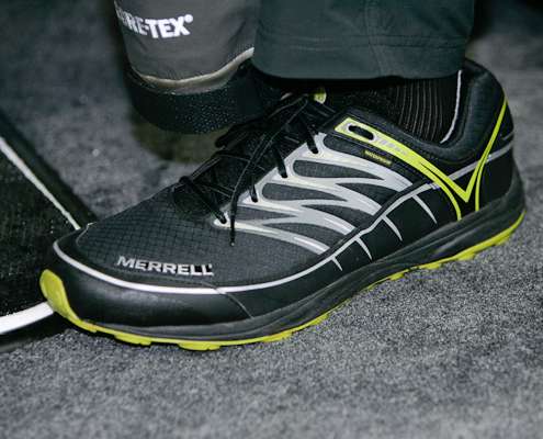 <p>Let's see if this one stumps the diehard Elite fan ... to whom do these sleek Merrells belong?</p>
