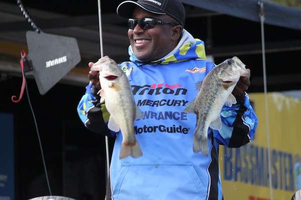 Ronald Welch sits in 34th with 12-11. 