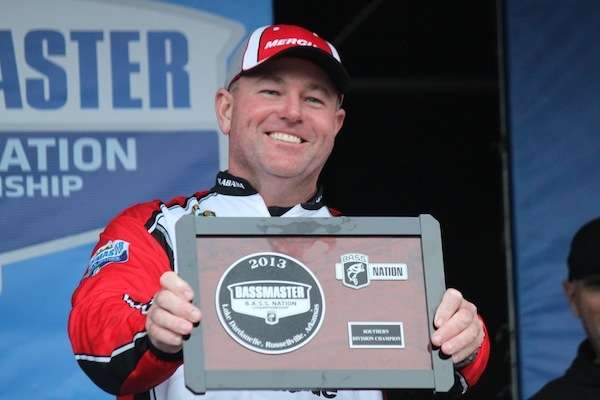 Coby Carden wins the Southern Division with 40-9.