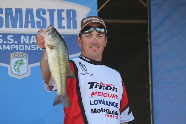 Jeremy Percifield leads the Western division and sits in 11th overall with 20-5. 
