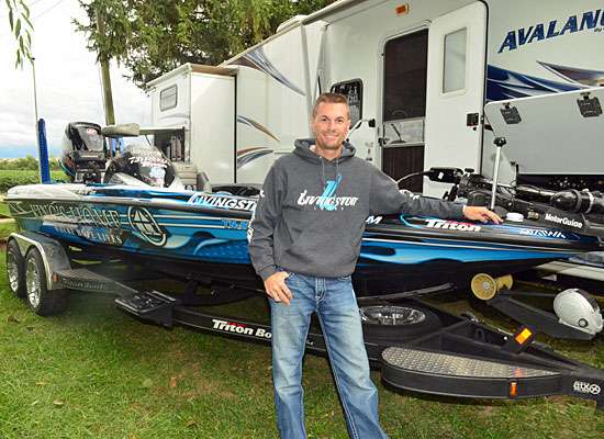 <p>Howell's boat is a Triton 21HP. No matter which Elite Series pro you ask, they all say that they have the fastest boat on the lake. The fact of the matter is that Randy Howell consistently outruns almost everyone in the field. His boat regularly flirts with the 80-mph mark.</p>
