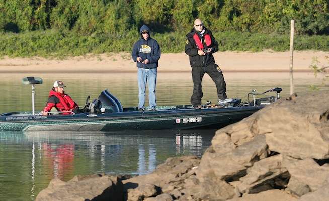 With little in the way of backwater on Pool 9 of the Arkansas River, rock jetties came into play during Fridayâs practice.