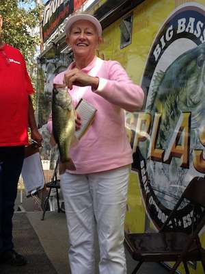Chris Stoic of Hot Springs, AR weighs in a 2.05. She was one of the two women that weighed in all weekend.