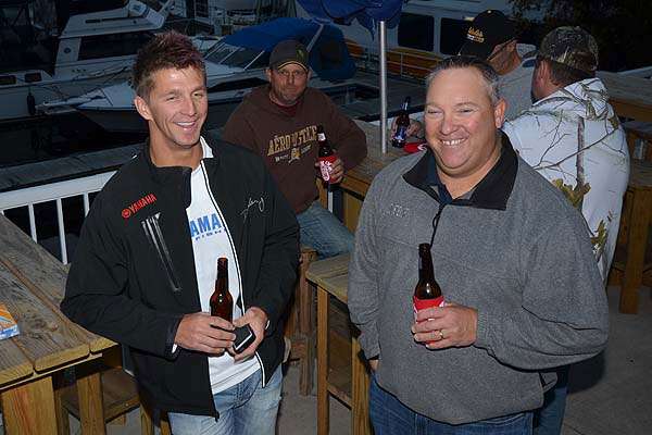 Michigan Elite Series pro Chad Pipkens (left) and B.A.S.S. Nation director Jon Stewart were on hand to welcome Old Milwaukee Bass Trek anglers to Tom Sawyerâs Bar & Grill.