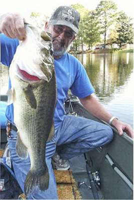 <b>Capt. Bruce Wooten</b>
10 pounds
Johnsonâs Lake, Md.
4-inch Bass Pro Shops sticks wacky rigged (green pumpkin)
