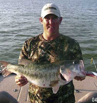 <b>Jason Anderson</b>
11 pounds, 9 ounces
Falcon Lake, Texas
3/4-ounce football jig
