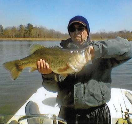 <b>John Lovern</b>
10 pounds, 4 ounces
Private lake, Ala.
Berkley Havoc Pit Boss (green pumpkin)
