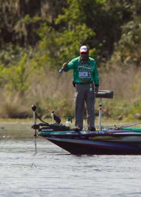 <p><strong>Heat</strong></p> <p> </p> <p>Shaw Grigsby: When itâs hot, Florida bass bury up in the heaviest cover they can find, so thatâs when I go flippinâ with a heavy tungsten weight. Summer is when the thermocline sets up and thereâs little oxygen in the depths. Donât hesitate to fish really shallow if thereâs no current to mix the water layers.</p> 