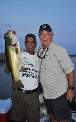 <p>
	B.A.S.S. VP of Publications Dave Precht and Anglers Inn guide Martin.</p>
