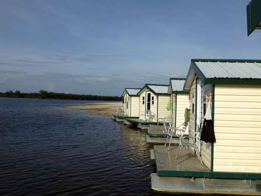 <p>By evening, the floating suites are pulled up to a sugar-sand beach and anchored. Air conditioners are turned on in plenty of time to have the rooms chilled when the anglers return. </p>

