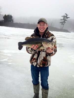 <p>Darrel guessed this New Hampshire bass weighed around 6 pounds. (He forgot his scale that day.) </p>
