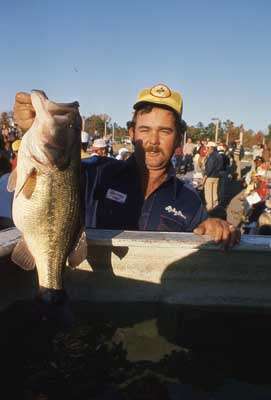 <p>Then Ricky Green came to the scales with this bass. It weighed 8-9, eclipsing Clunn's lunker and going into the Classic record books as the biggest in championship history. Green was an early B.A.S.S. star known as "Mr. Consistency." He qualified for 14 straight Classics between 1972 and 1985.</p>
