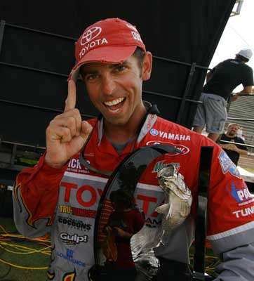 <p>In 2006, Michael Iaconelli rode the momentum of his Elite Series win on Guntersville to a Toyota Bassmaster Angler of the Year title.</p>
