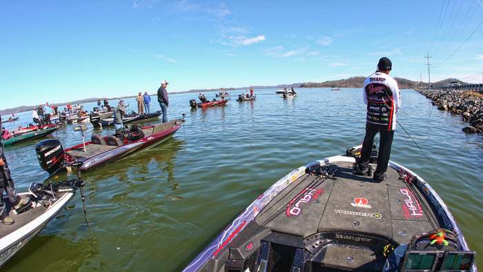 Randall Tharp took the early lead in the 2014 GEICO Bassmaster Classic presented by Diet Mountain Dew and GoPro, after weighing 27 pounds, 8 ounces. 