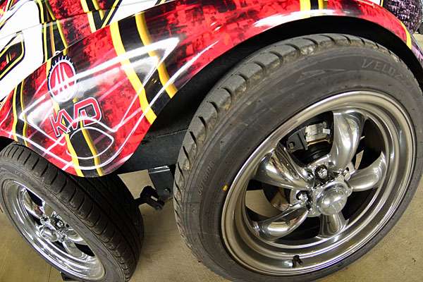 Kevin VanDamâs Nitro wears a flashy set or American Racing wheels.