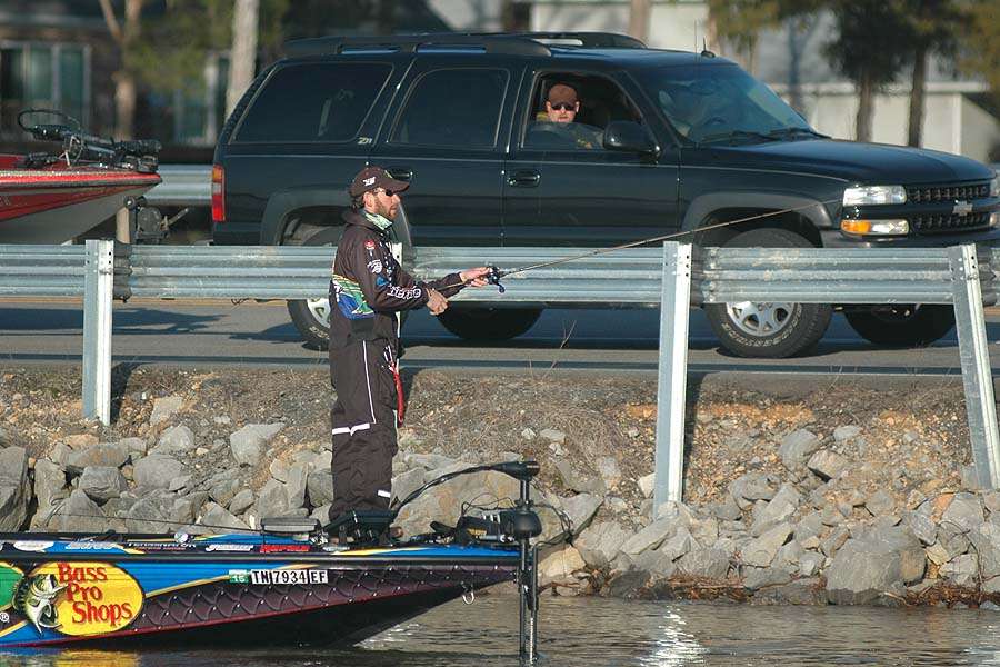 DeFoe ground his crankbait slowly over the rocks, pausing often to let the lure float free of snags. Even so, he snagged frequently because he was so intent on grinding the crankbait into every crevice.