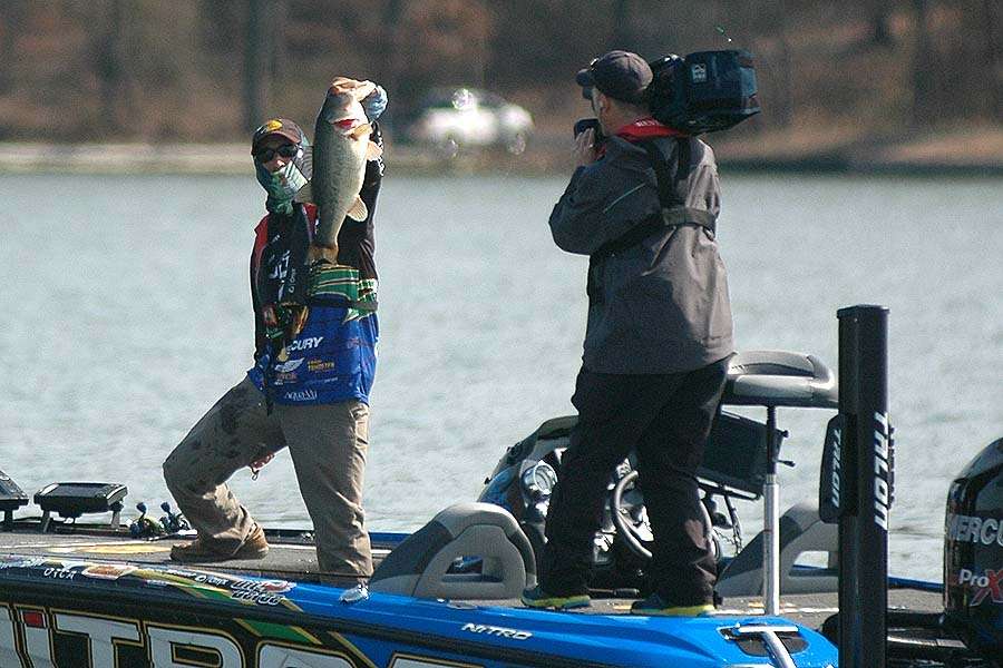 This was a grand moment for DeFoe, but it proved to be his last bass of the day. He needed one more good bite to claim the championship.