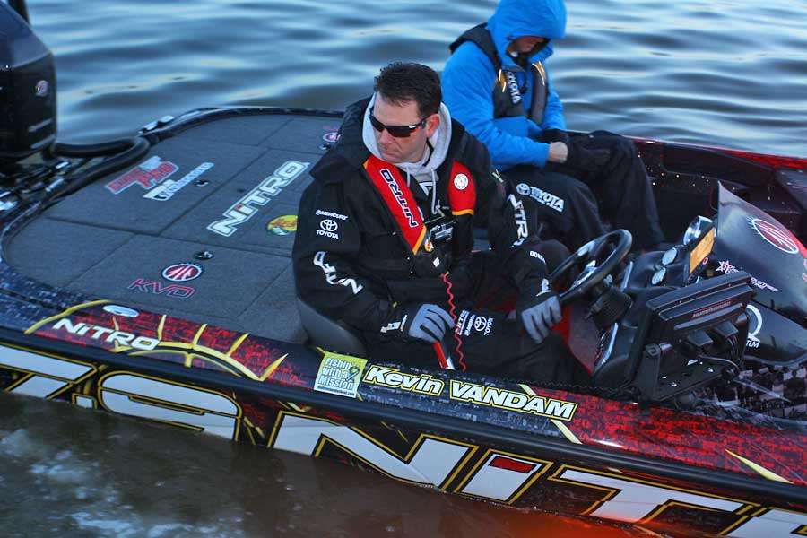 Kevin VanDam idles out.