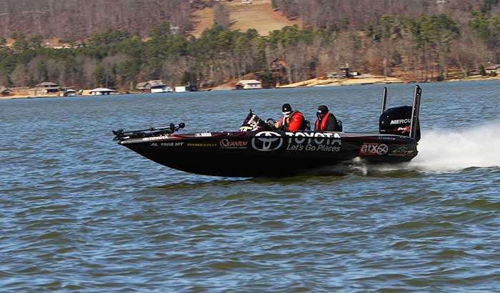 Gerald Swindle charges down the lake in the waning hours of Day One on Lake Guntersville.