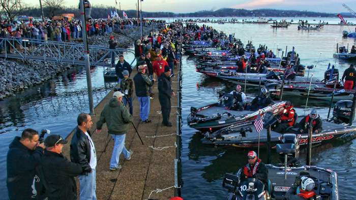 Another cool, clear morning met anglers as they made their preparations for the final launch of the 2014 GEICO Bassmaster Classic. 