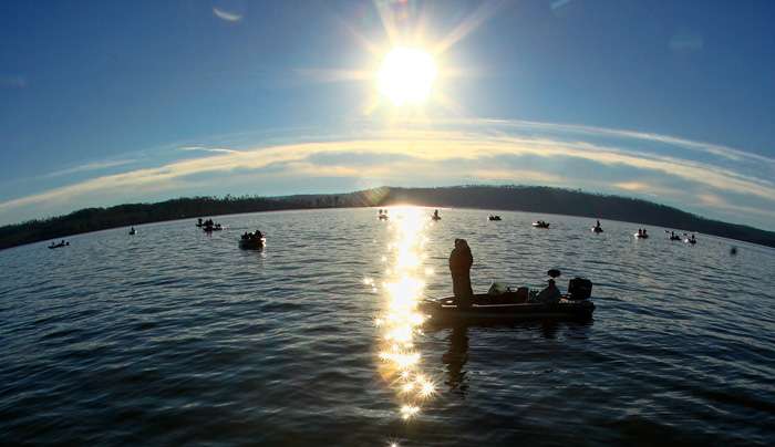 Day 1 started clear and crisp as spectators moved about Lake Guntersville watching their favorite competitors. 