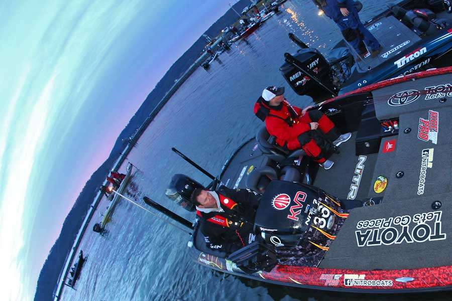 Kevin VanDam pulls up to the dock.