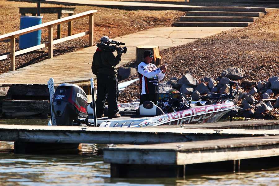When word of Randall Tharp breaking down got out, James Overstreet was on the move. Tharp was towed to the Goose Pond ramp.
