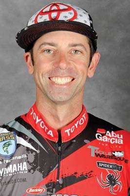 <B>Michael Iaconelli - 10:1</b><BR>
Ike's only Elite win came at Guntersville in 2006.  Some eleventh-hour heroics and a Bassmaster Open win put him in this Classic and probably did wonders for his confidence. That's bad news for the competition. A confident, motivated Ike is tough to beat anytime and anywhere, but especially on the sport's biggest, brightest stage and on a lake where he's already won.

