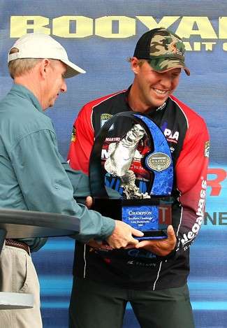 <p>Aaron Martens, originally from California, now lives in Alabama. Martens won an Elite event on Guntersville back in 2009. </p>
