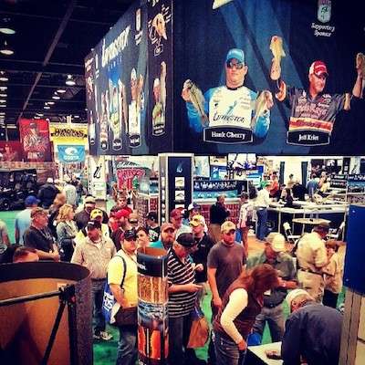 <p>"The line to the real #BillDance is just to keep getting longer and longer! At the #BassmasterClassic Expo!" <a href=