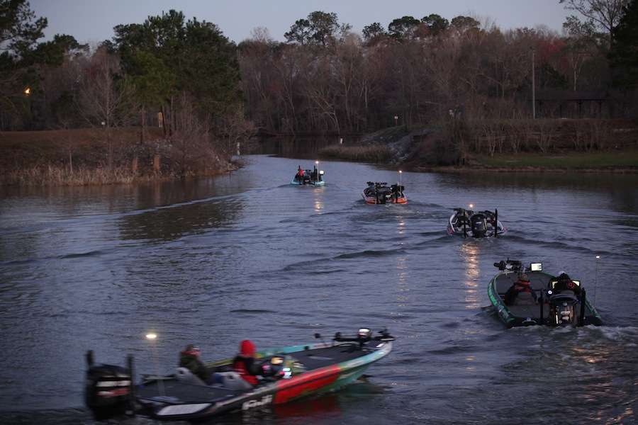 Anglers head out to take on Lake Seminole. 