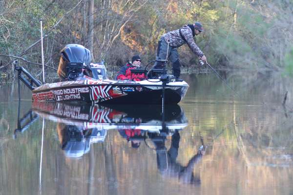 Brandon Palaniuk works to get his fish into a tight spot on Day 1.
