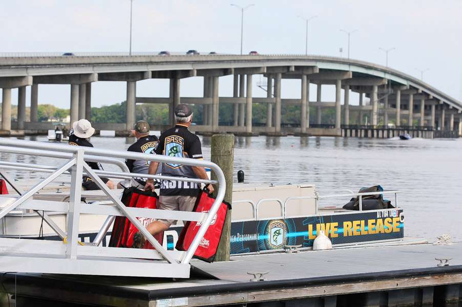 Palatka offers such a great venue for the Bassmaster Elite Series.  The B.A.S.S. staffers look on as the anglers are approaching.