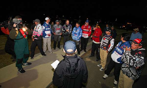 Anglers gather for pre-launch meeting.
