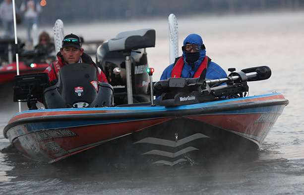 Local favorite J Todd Tucker barely squeaked into the Top 50 cut to fish Day 3.