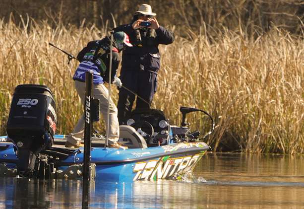 Defoe plays the fish to the boat.