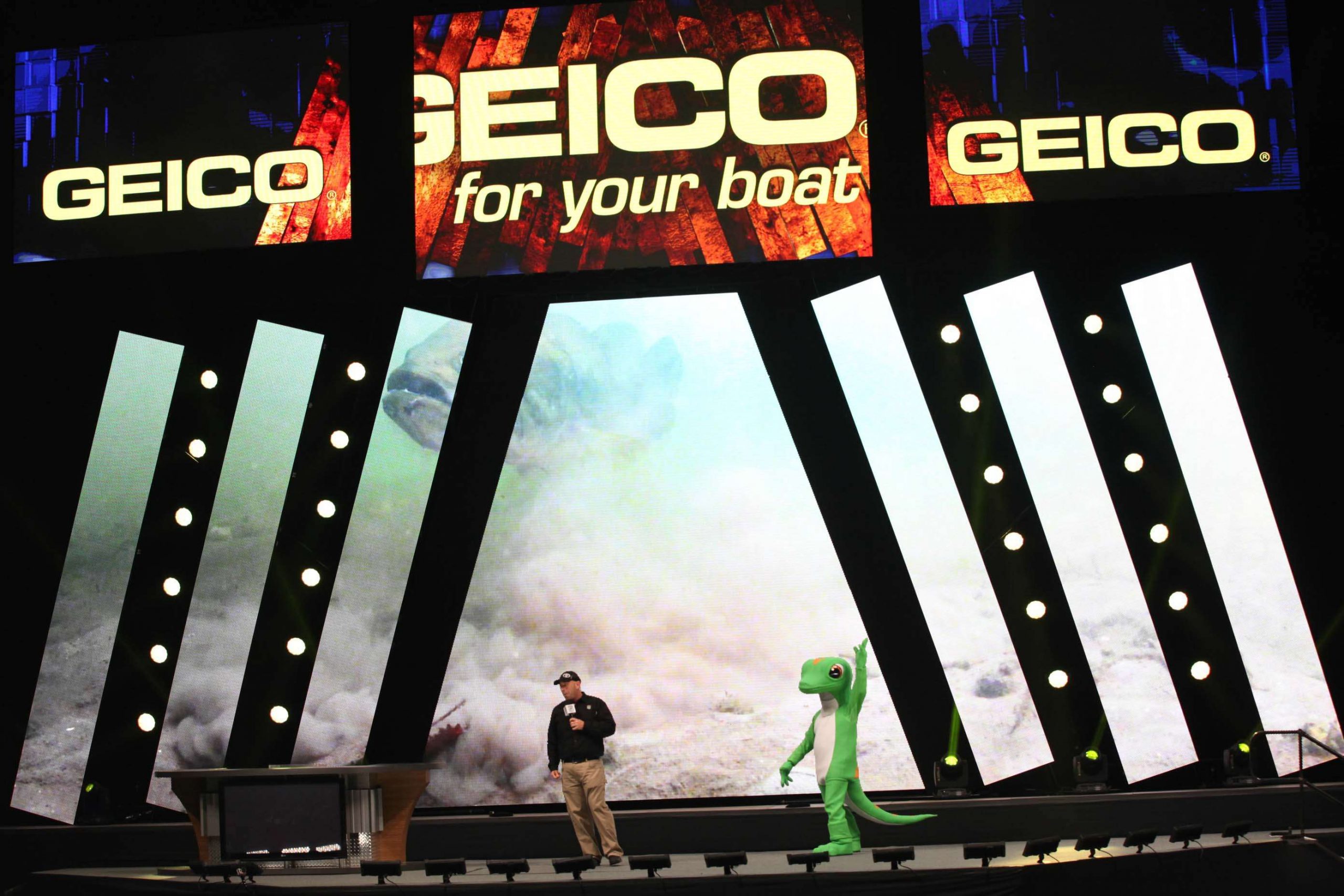 Then it was time for the Gecko's appearance on the GEICO Bassmaster Classic stage.