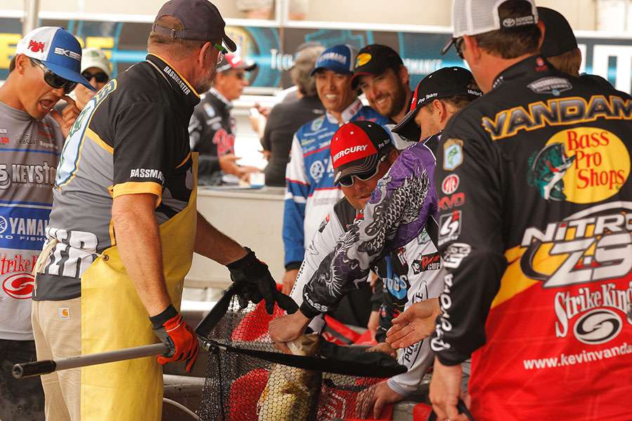 Aaron Martens' fish escaped from his weigh-in bag, obviously displaced by the magnetic powers of Kevin VanDam.