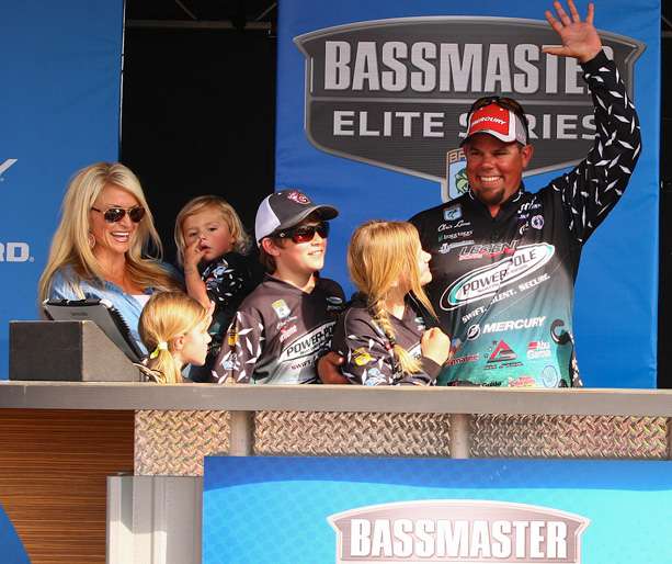 Lane and family celebrate his sixth Bassmaster victory.