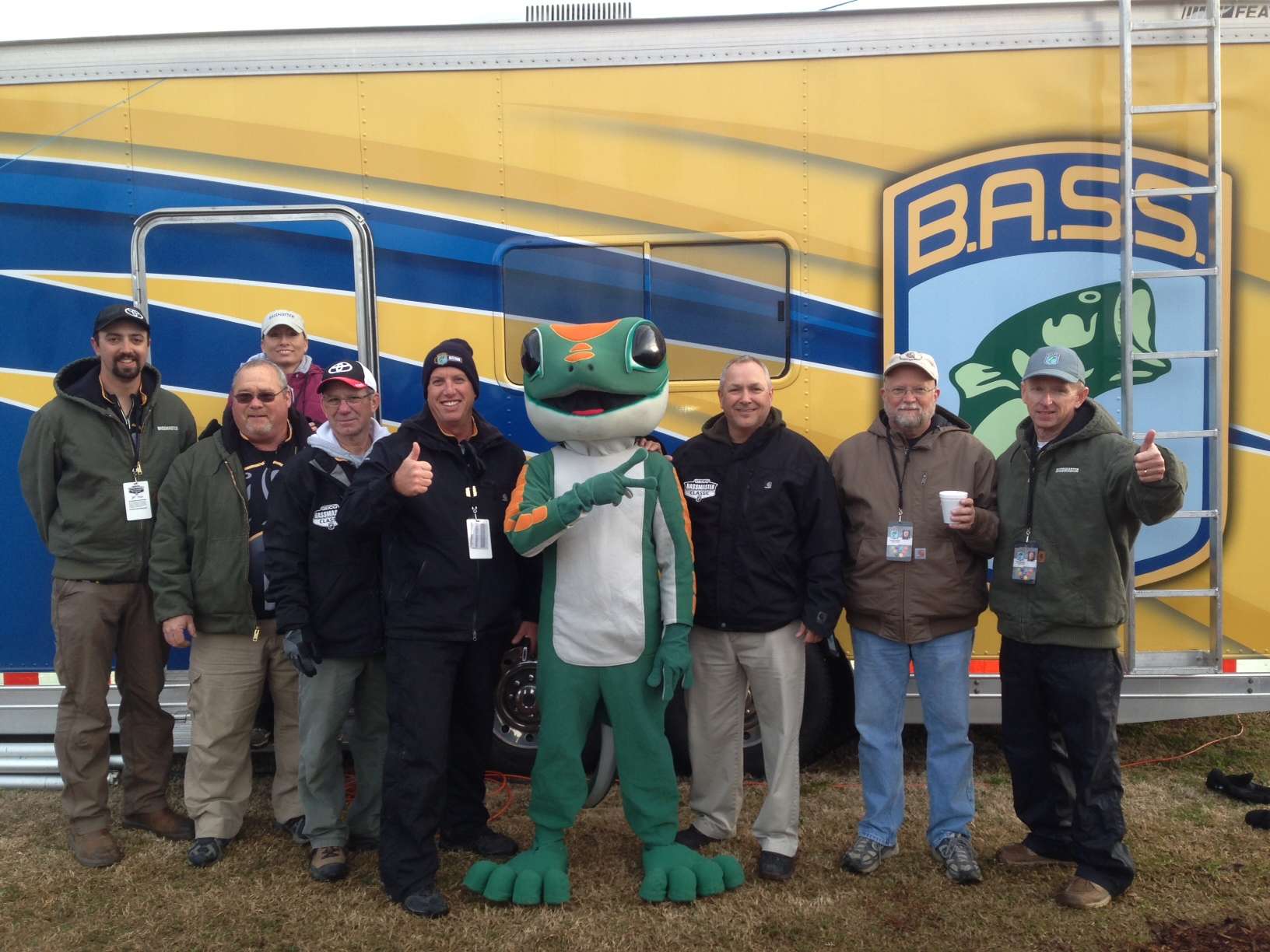 Here is the GEICO Gecko posing with the Bassmaster Tournament team. Thanks to the Gecko for making the Classic truly memorable. 