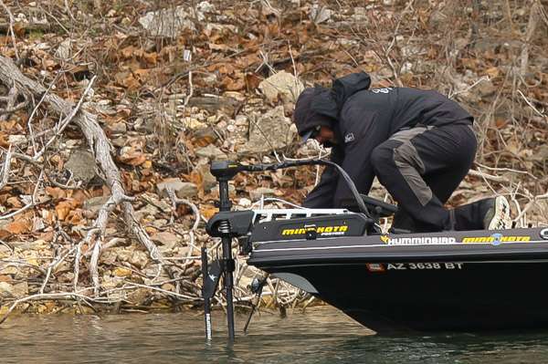 We noticed many anglers taking the time to retrieve hung lures. They are getting hung up frequently.