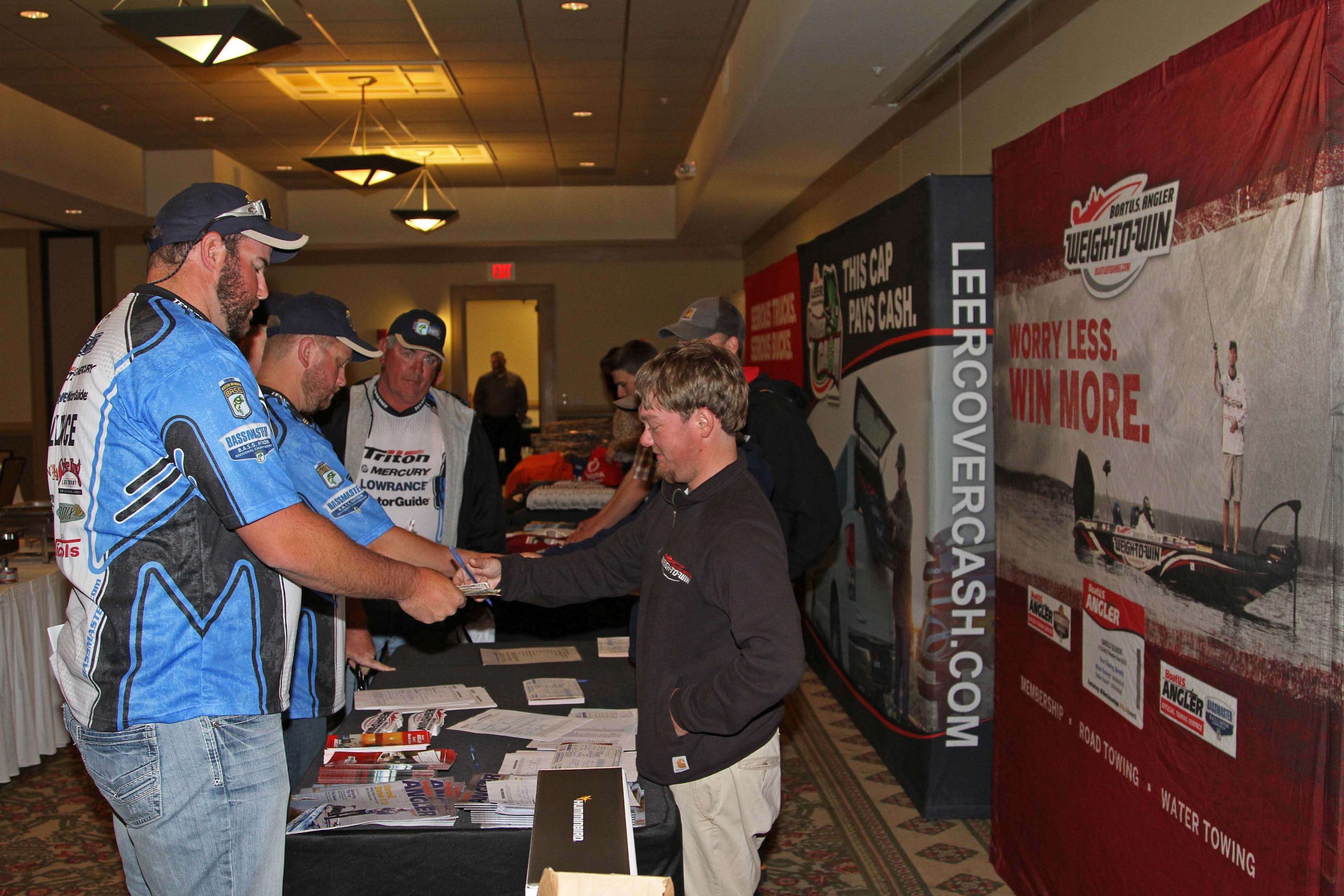 Tennessee anglers sign up for BoatU.S. Anglerâs Weigh-to-Win program.
